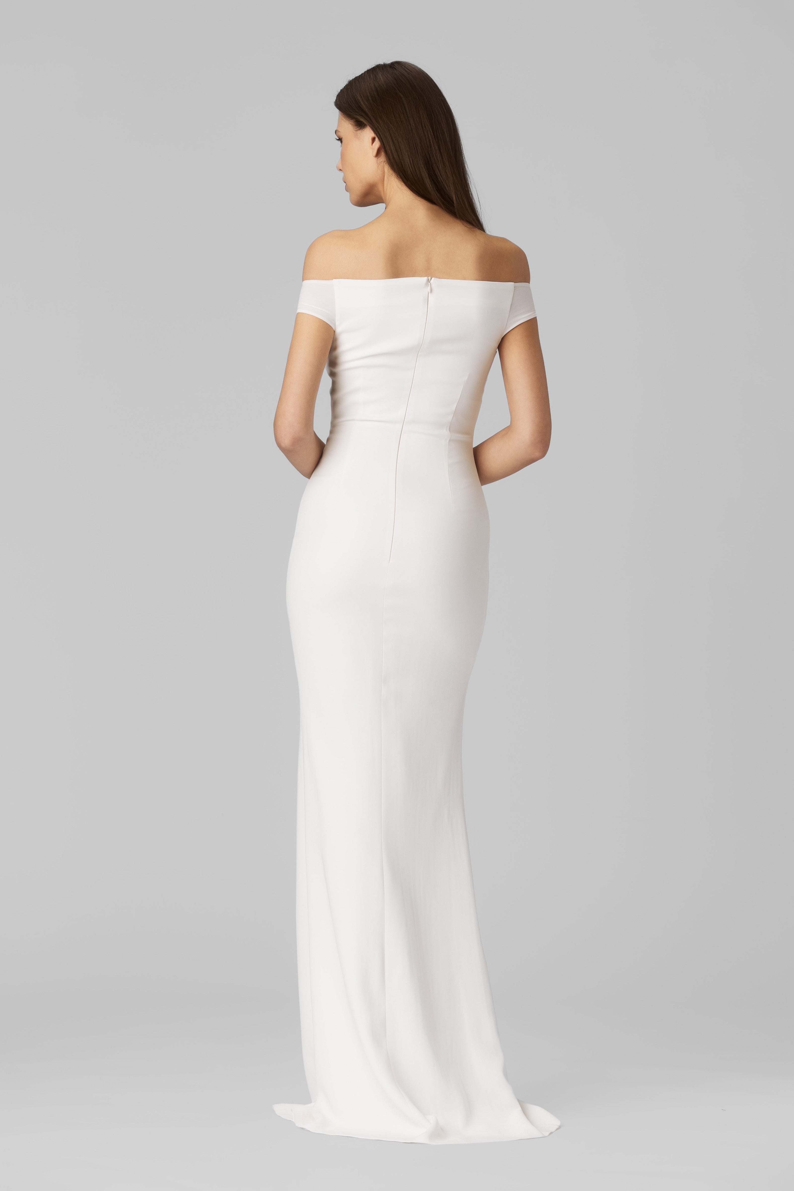 Rochie alba lunga cu decolteu Ivy